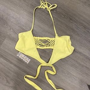*NWT* Wrap bikini top